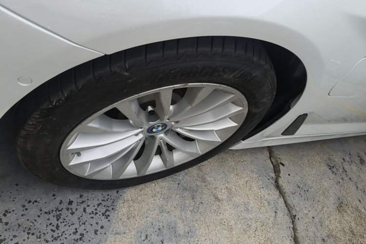 Used BMW 5 Series New Energy 2019 Updated Version 530Le Luxury Package Left Front Wheel Hub