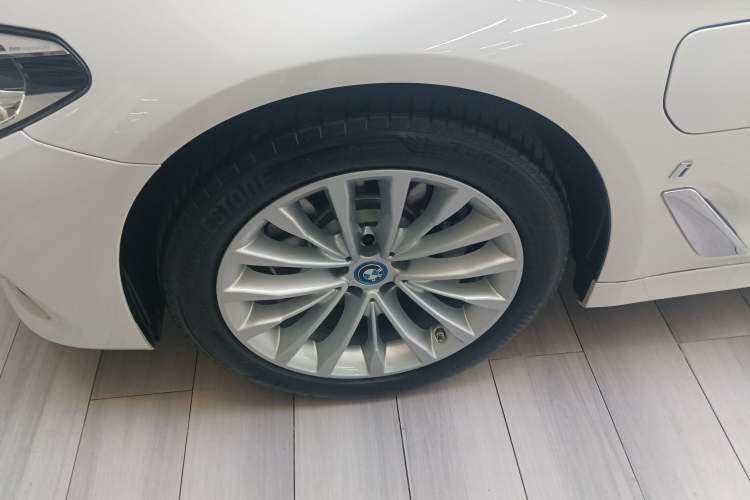 Used BMW 5 Series New Energy 2019 Updated Version 530Le Luxury Package Left Front Wheel Hub