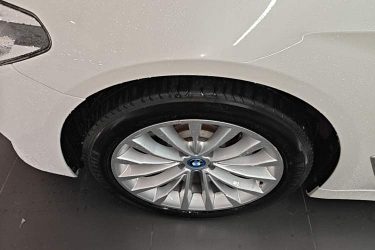 Used BMW 5 Series New Energy 2019 530Le Luxury Package Left Front Wheel Hub