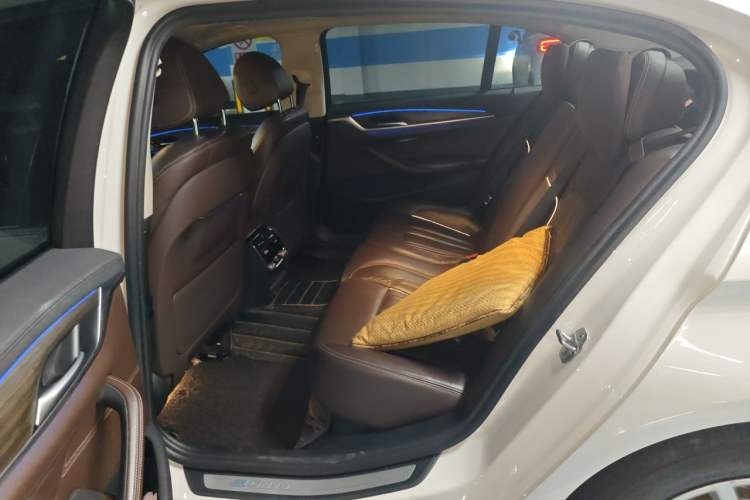 Used BMW 5 Series New Energy 2019 530Le Luxury Package Left Rear Seat