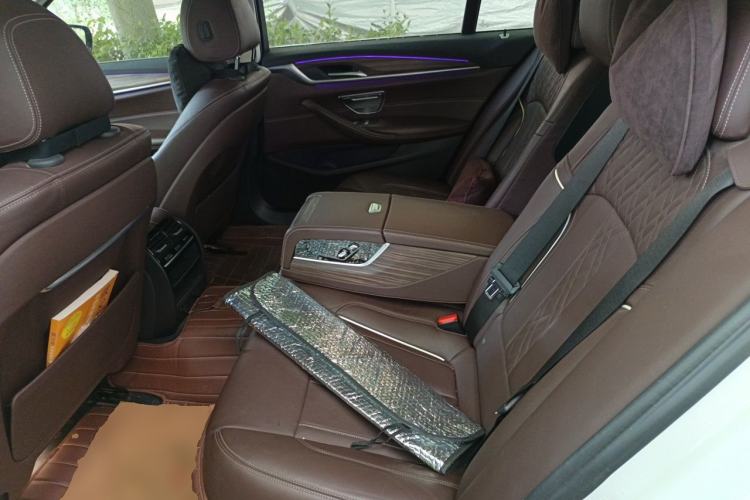 Used BMW 5 Series New Energy 2019 Updated Version 530Le Luxury Package Left Rear Seat