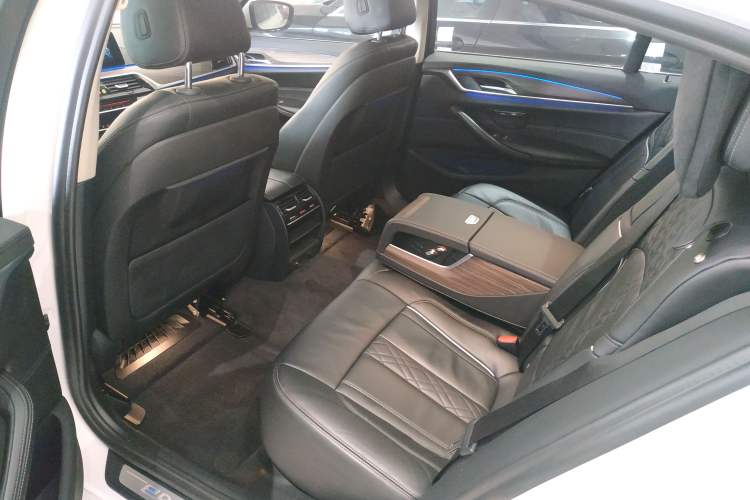 Used BMW 5 Series New Energy 2019 Updated Version 530Le Luxury Package Left Rear Seat