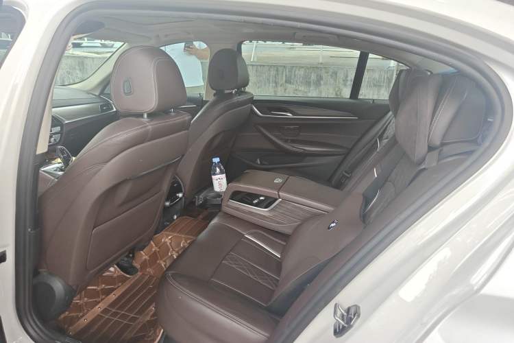 Used BMW 5 Series New Energy 2019 Updated Version 530Le Luxury Package Left Rear Seat