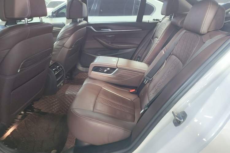 Used BMW 5 Series New Energy 2019 530Le Luxury Package Left Rear Seat