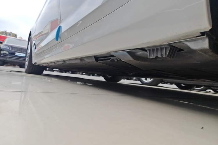 Used BMW 5 Series New Energy 2019 Updated Version 530Le Luxury Package Left Side Sill