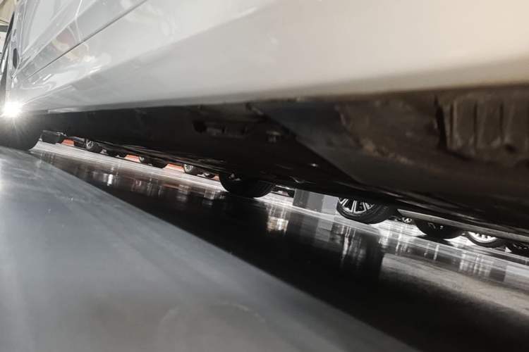 Used BMW 5 Series New Energy 2019 Updated Version 530Le Luxury Package Left Side Sill