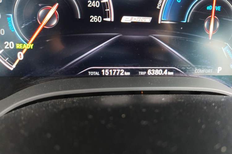 Used BMW 5 Series New Energy 2019 530Le Luxury Package Odometer Close Up