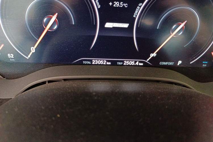 Used BMW 5 Series New Energy 2019 Updated Version 530Le Luxury Package Odometer Close Up
