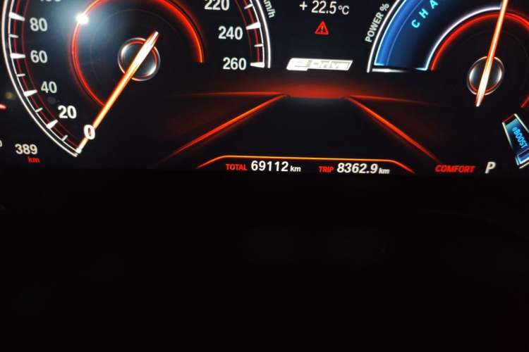 Used BMW 5 Series New Energy 2019 Updated Version 530Le Luxury Package Odometer Close Up