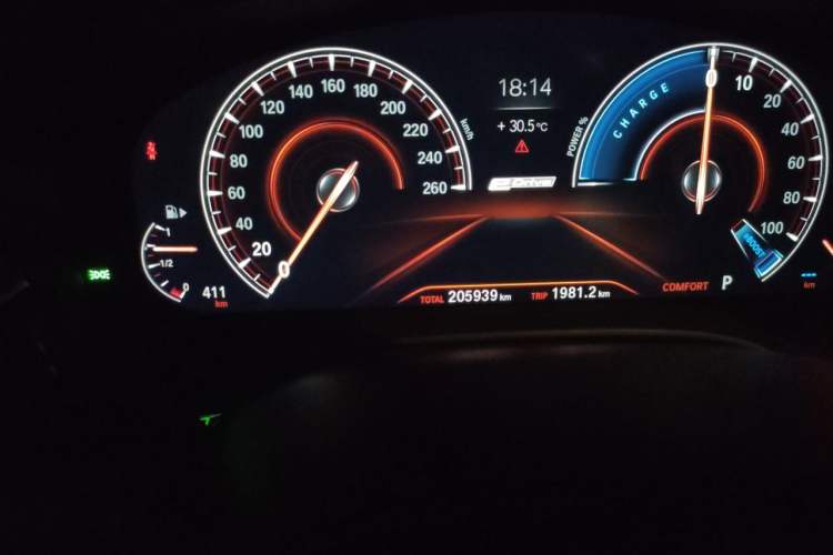 Used BMW 5 Series New Energy 2019 530Le Luxury Package Odometer Close Up