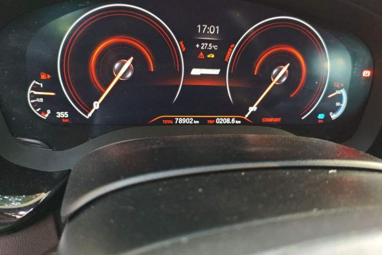 Used BMW 5 Series New Energy 2019 Updated Version 530Le Luxury Package Odometer Close Up