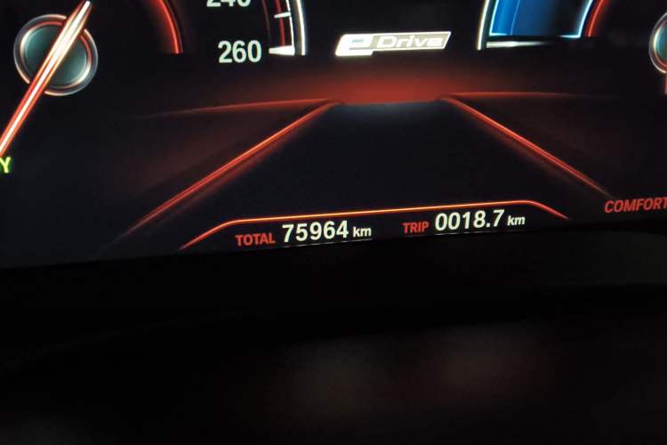 Used BMW 5 Series New Energy 2019 Updated Version 530Le Luxury Package Odometer Close Up