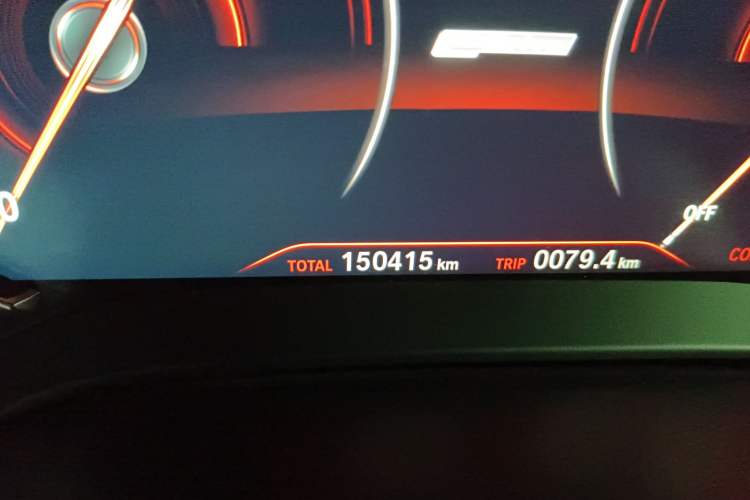 Used BMW 5 Series New Energy 2019 530Le Luxury Package Odometer Close Up