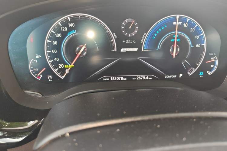 Used BMW 5 Series New Energy 2019 Updated Version 530Le Luxury Package Odometer Close Up