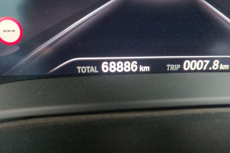 Used BMW 5 Series New Energy 2019 530Le Pioneer Edition Odometer Close Up