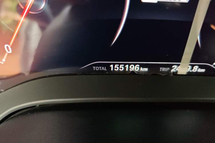 Used BMW 5 Series New Energy 2019 530Le Luxury Package Odometer Close Up