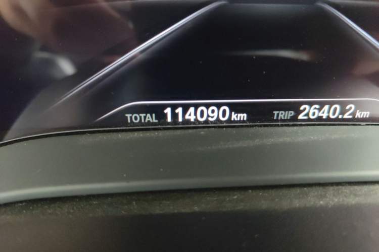 Used BMW 5 Series New Energy 2019 Updated Version 530Le Luxury Package Odometer Close Up