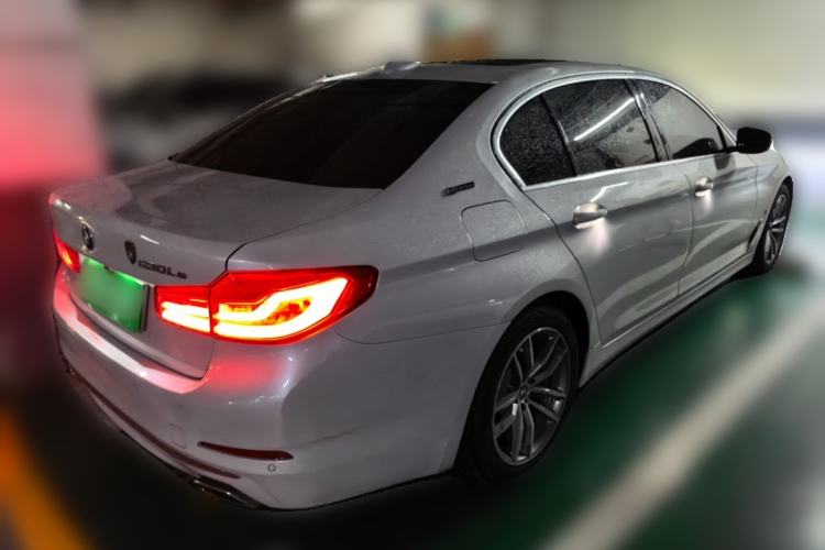 Used BMW 5 Series New Energy 2019 Updated Version 530Le Luxury Package Rear Right 45 Deg