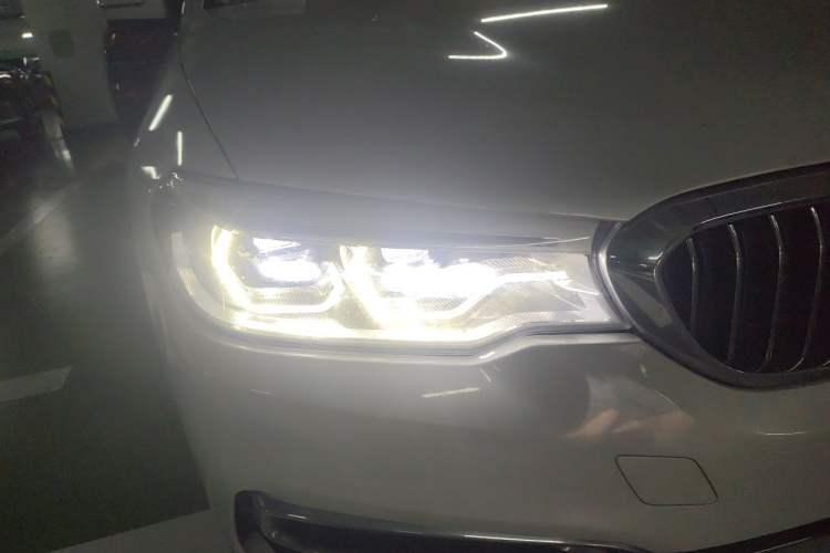 Used BMW 5 Series New Energy 2019 530Le Luxury Package Right Front Headlight