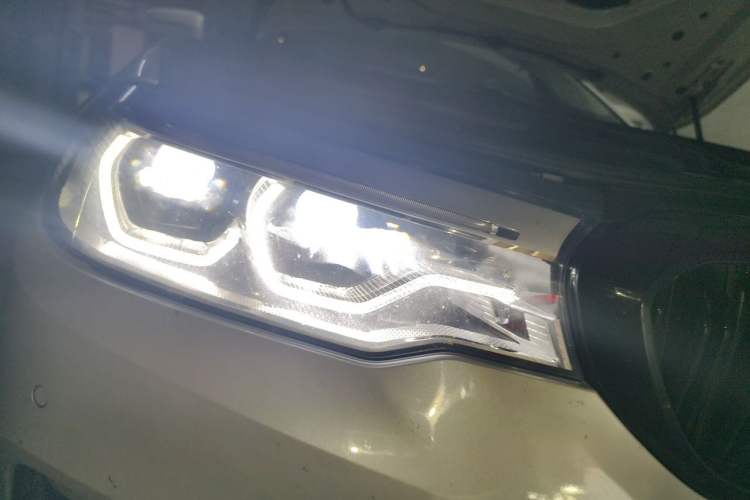 Used BMW 5 Series New Energy 2019 530Le Luxury Package Right Front Headlight