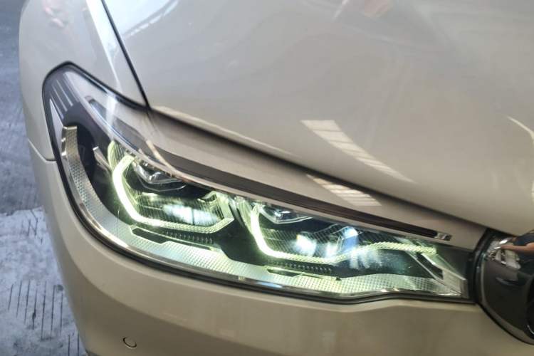 Used BMW 5 Series New Energy 2019 530Le Luxury Package Right Front Headlight