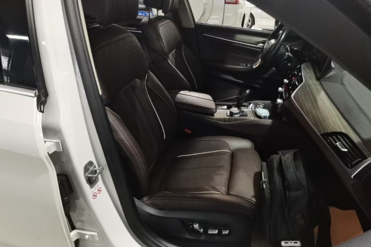 Used BMW 5 Series New Energy 2019 530Le Pioneer Edition Right Front Seat