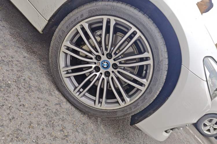 Used BMW 5 Series New Energy 2019 530Le Luxury Package Right Front Wheel Hub