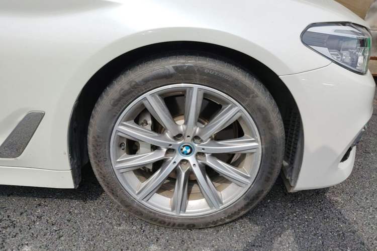 Used BMW 5 Series New Energy 2019 530Le Luxury Package Right Front Wheel Hub