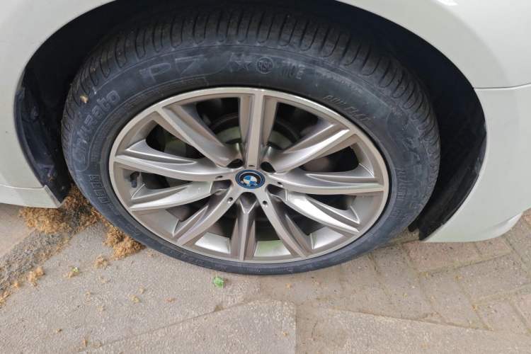 Used BMW 5 Series New Energy 2019 530Le Luxury Package Right Front Wheel Hub