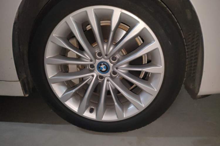 Used BMW 5 Series New Energy 2019 530Le Luxury Package Right Front Wheel Hub