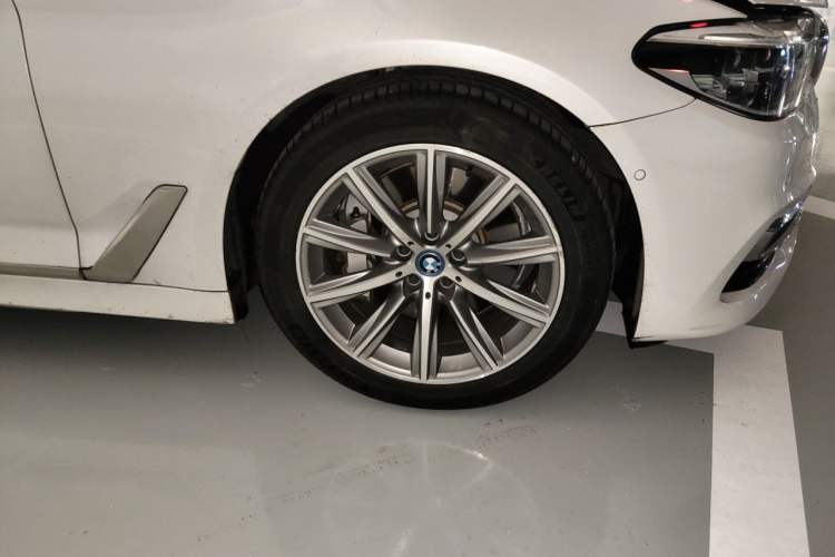 Used BMW 5 Series New Energy 2019 530Le Luxury Package Right Front Wheel Hub