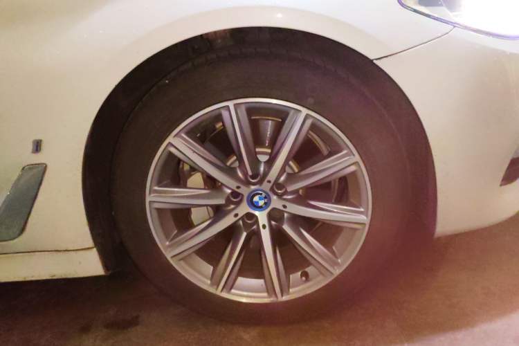 Used BMW 5 Series New Energy 2019 530Le Luxury Package Right Front Wheel Hub