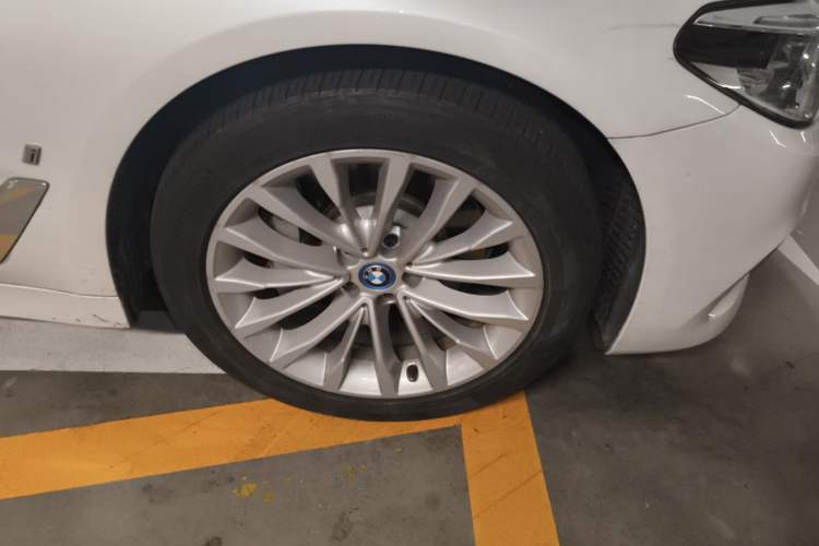 Used BMW 5 Series New Energy 2019 530Le Luxury Package Right Front Wheel Hub