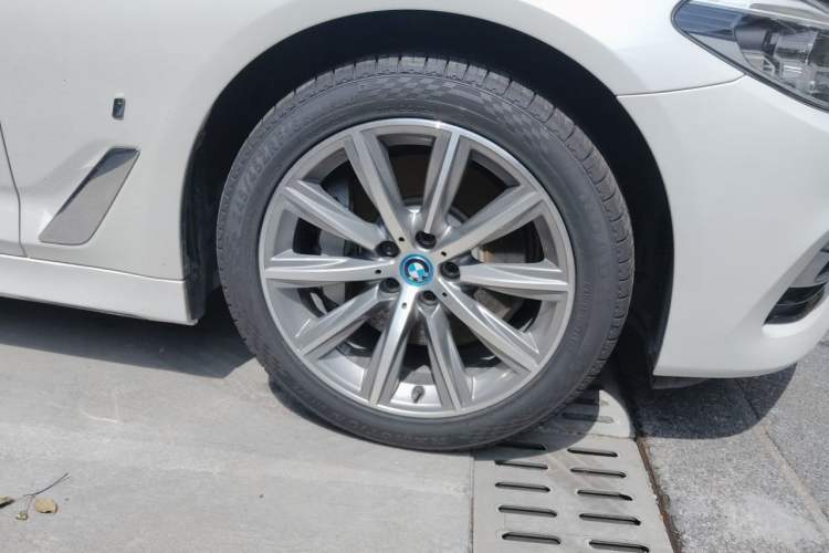 Used BMW 5 Series New Energy 2019 530Le Luxury Package Right Front Wheel Hub