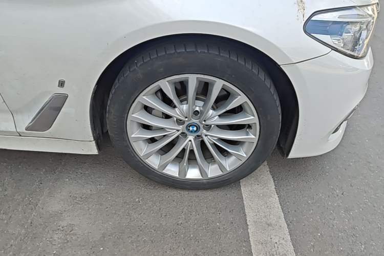Used BMW 5 Series New Energy 2019 530Le Luxury Package Right Front Wheel Hub