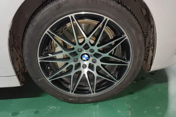 Used BMW 5 Series New Energy 2019 530Le Luxury Package Right Front Wheel Hub
