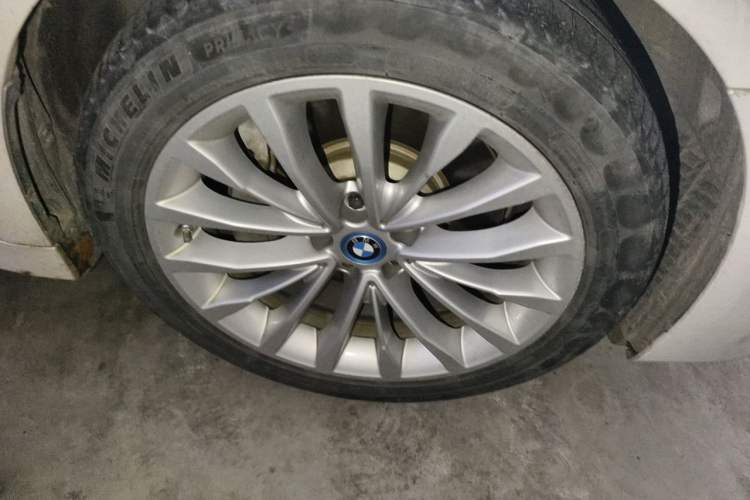 Used BMW 5 Series New Energy 2019 530Le Luxury Package Right Front Wheel Hub