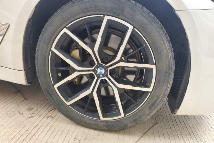 Used BMW 5 Series New Energy 2019 530Le Luxury Package Right Front Wheel Hub