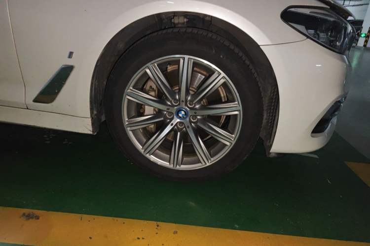 Used BMW 5 Series New Energy 2019 530Le Luxury Package Right Front Wheel Hub