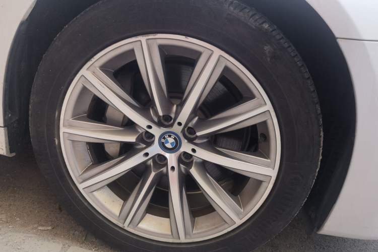 Used BMW 5 Series New Energy 2019 530Le Luxury Package Right Front Wheel Hub