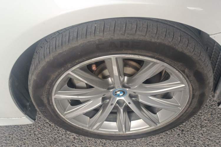 Used BMW 5 Series New Energy 2019 530Le Luxury Package Right Front Wheel Hub