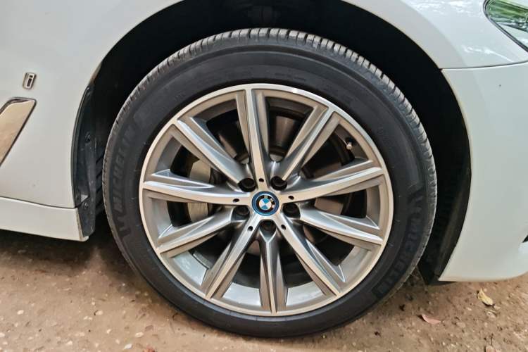 Used BMW 5 Series New Energy 2019 530Le Luxury Package Right Front Wheel Hub