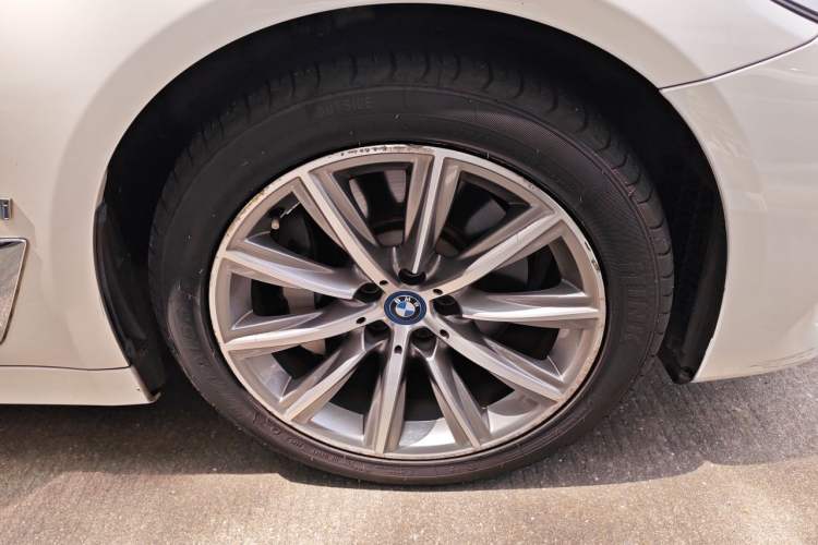Used BMW 5 Series New Energy 2019 530Le Luxury Package Right Front Wheel Hub