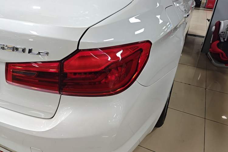Used BMW 5 Series New Energy 2019 530Le Luxury Package Right Rear Taillight