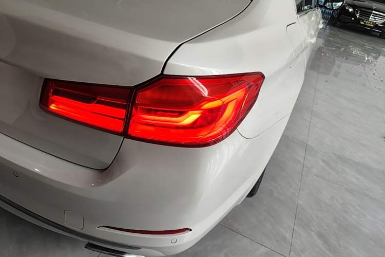 Used BMW 5 Series New Energy 2019 530Le Luxury Package Right Rear Taillight