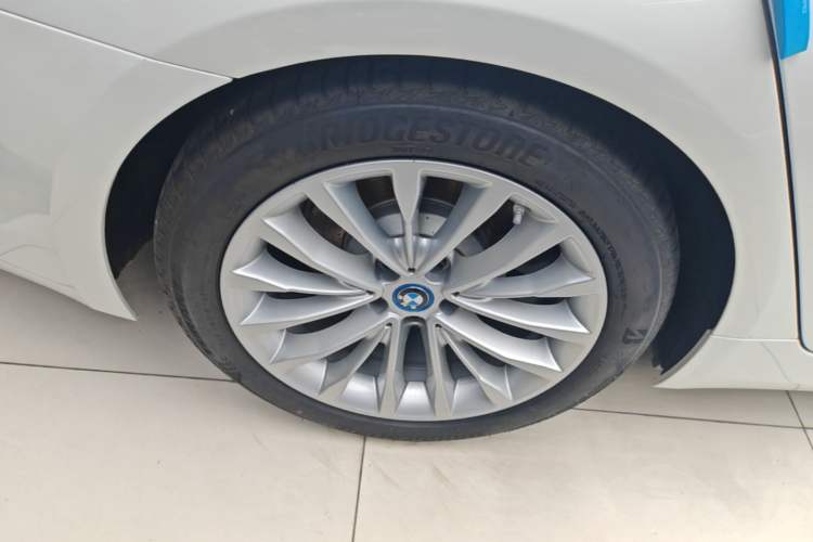 Used BMW 5 Series New Energy 2019 Updated Version 530Le Luxury Package Right Rear Wheel Hub