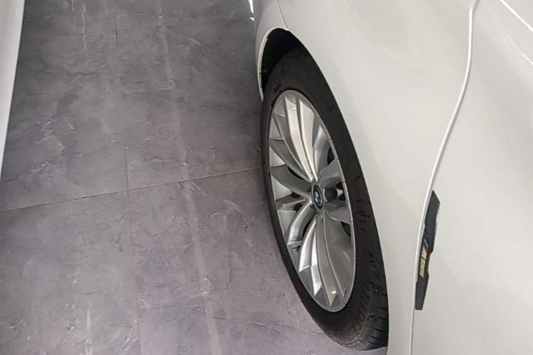 Used BMW 5 Series New Energy 2019 530Le Luxury Package Right Rear Wheel Hub