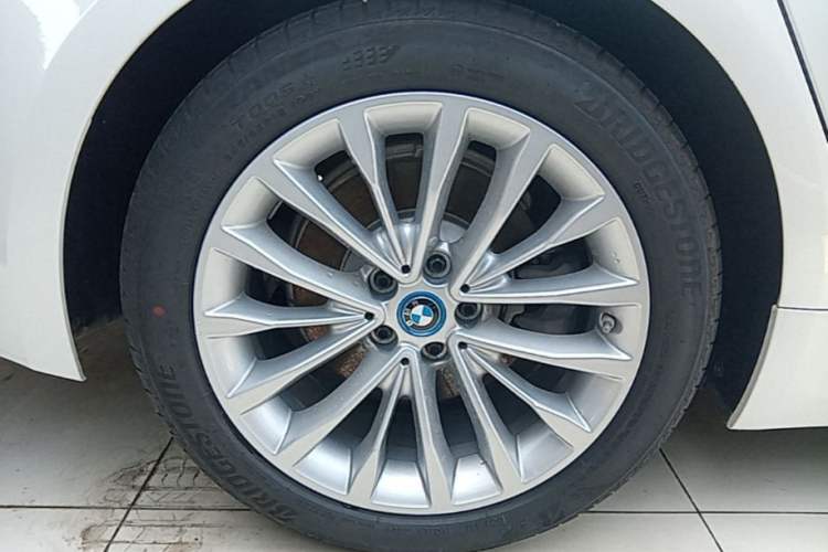 Used BMW 5 Series New Energy 2019 Updated Version 530Le Luxury Package Right Rear Wheel Hub