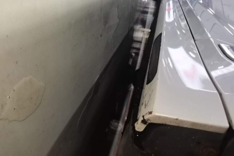 Used BMW 5 Series New Energy 2019 530Le Pioneer Edition Right Side Sill