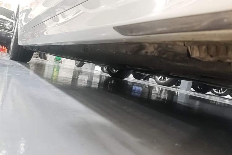 Used BMW 5 Series New Energy 2019 Updated Version 530Le Luxury Package Right Side Sill